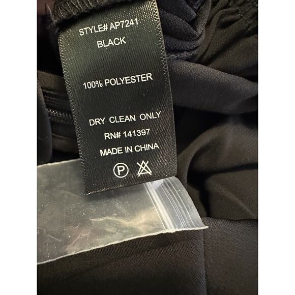 NWOT Astr The Label Womens Inverted Pleat Neck Wide Leg Jumpsuit Small Black - Picture 15 of 15